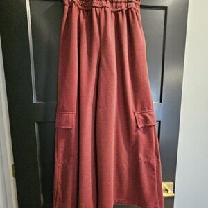 Maeve Weekender L Wide-Leg Sweatpants in Grey and Red. Fits and XL Comfortably.